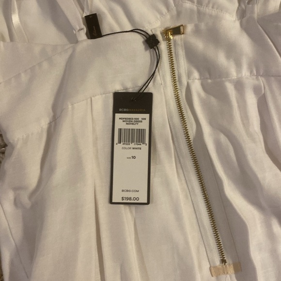 BCBGMaxAzria White V-Neck Sleeveless Mini Dress size 10 NWT $198 - Picture 5 of 5